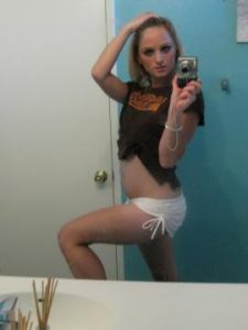 Kadıköy Arabaya Gelen Lolita Escort Bayan Deste